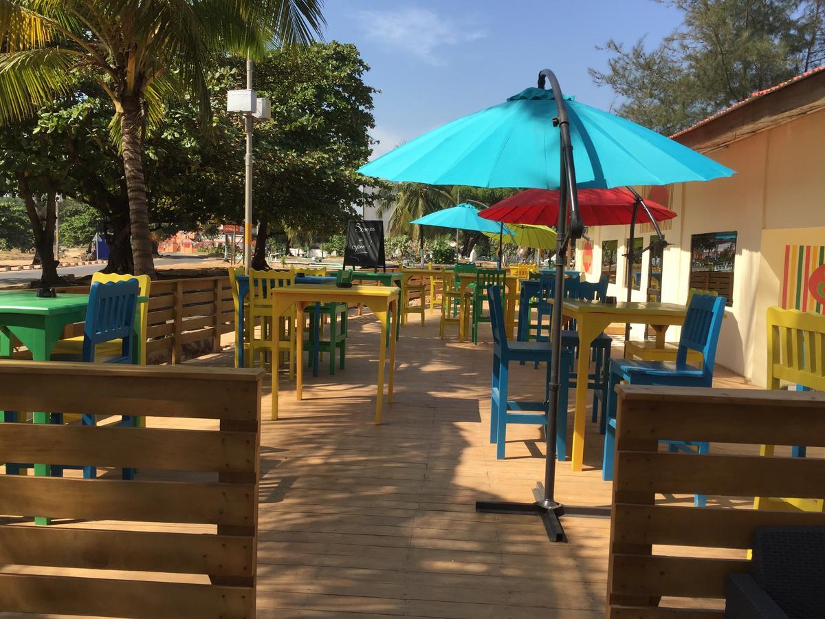 The Family Kingdom Resort Freetown Exteriör bild