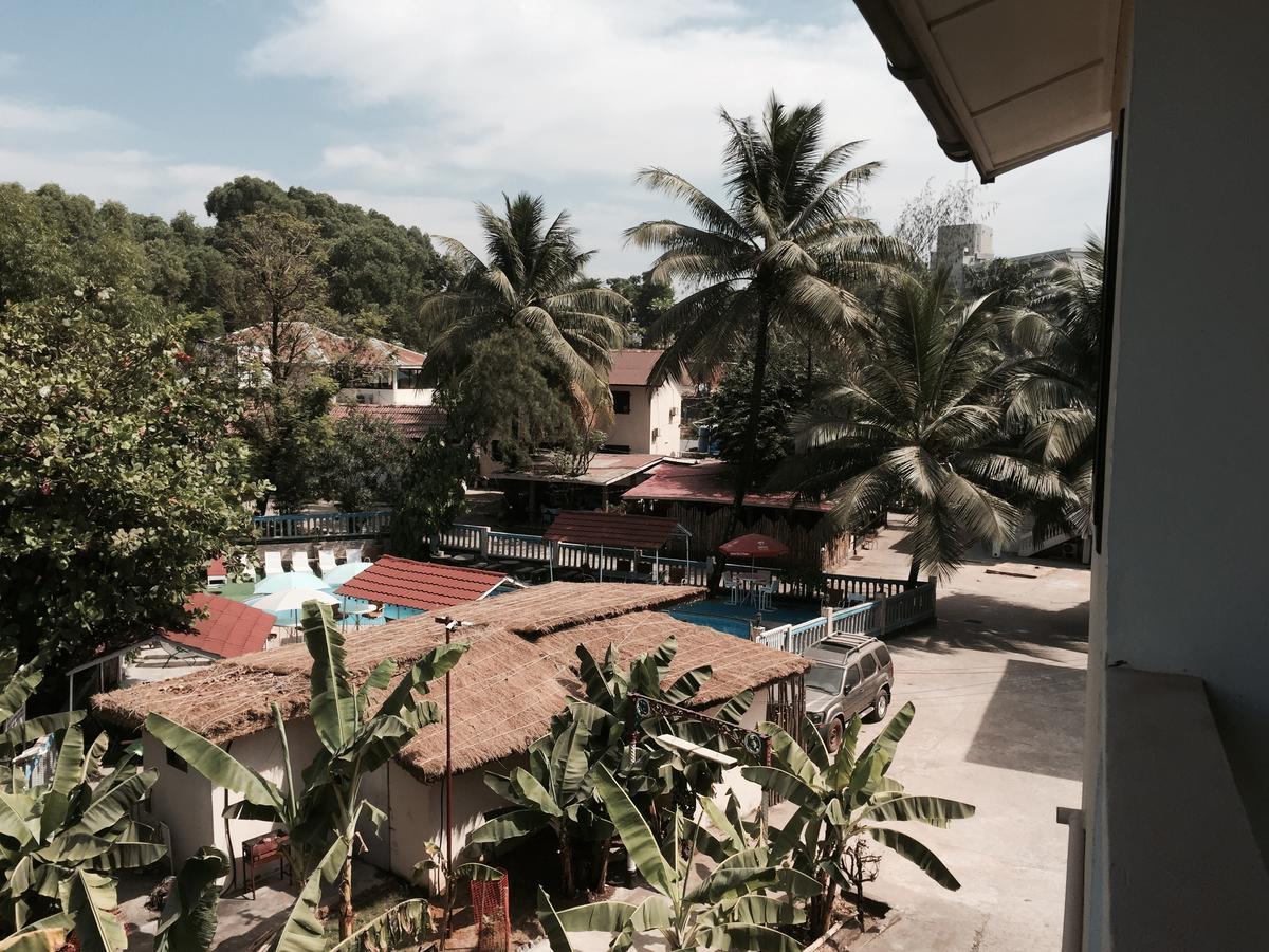 The Family Kingdom Resort Freetown Exteriör bild