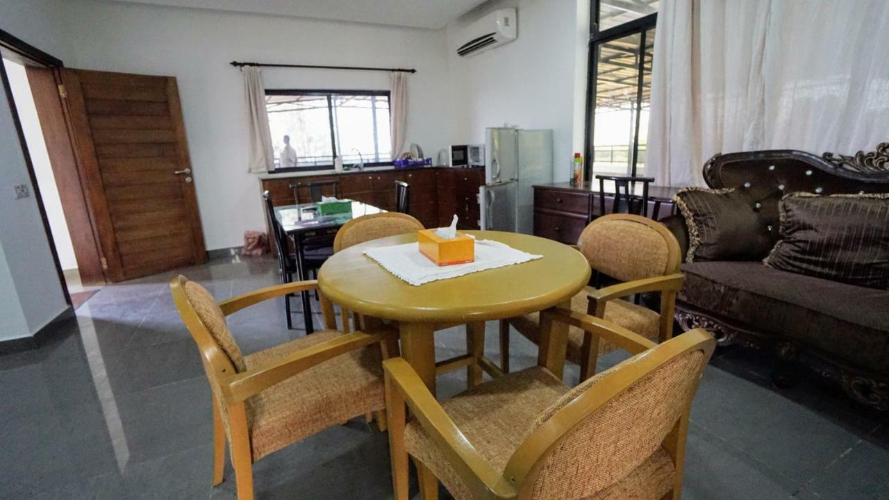 The Family Kingdom Resort Freetown Exteriör bild