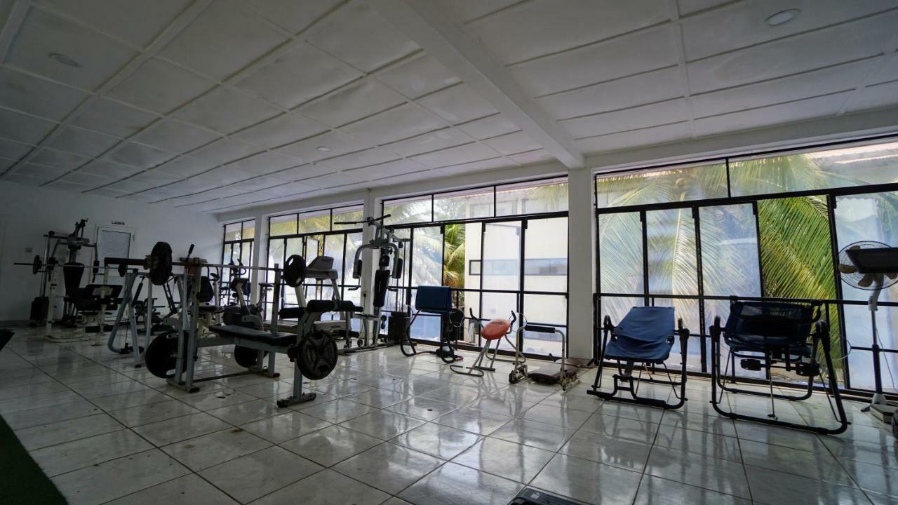 The Family Kingdom Resort Freetown Exteriör bild