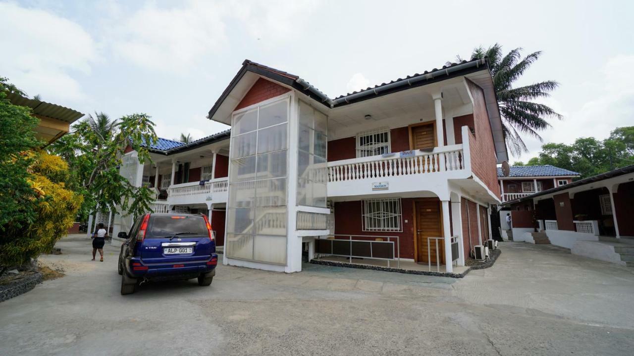 The Family Kingdom Resort Freetown Exteriör bild