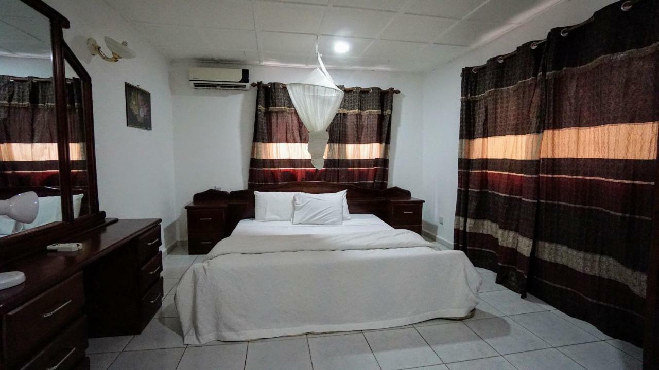 The Family Kingdom Resort Freetown Exteriör bild