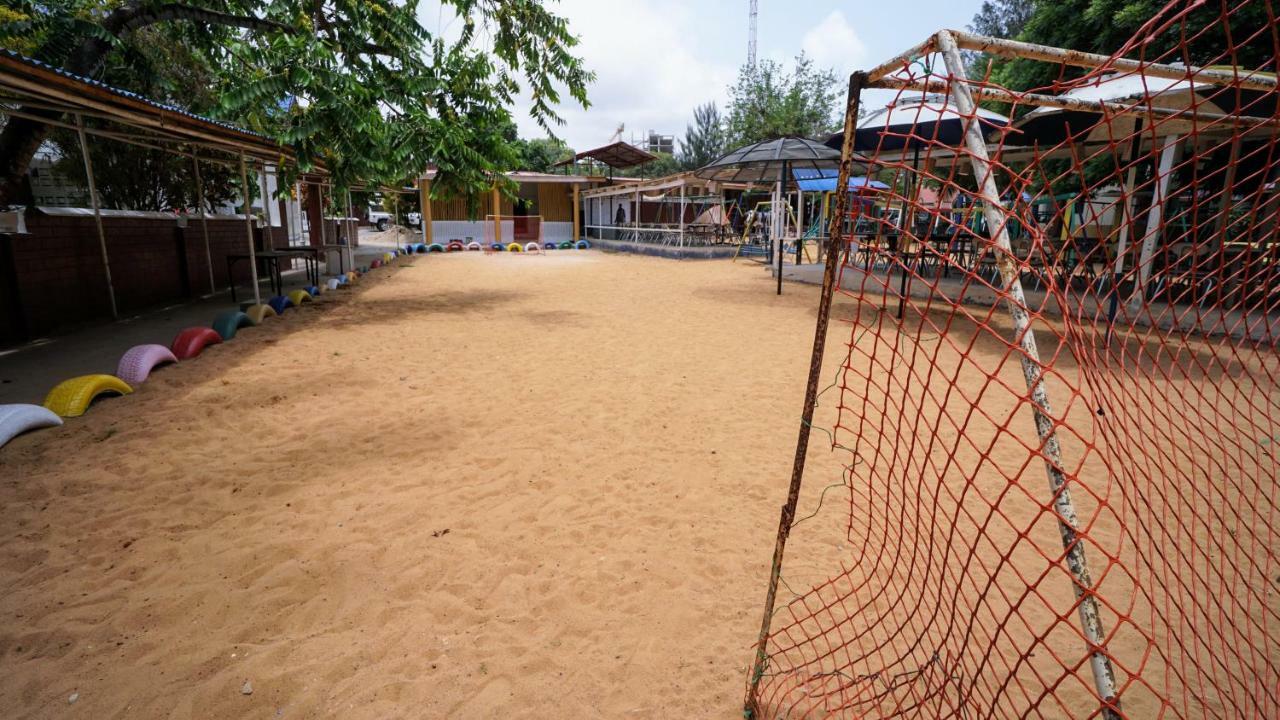 The Family Kingdom Resort Freetown Exteriör bild